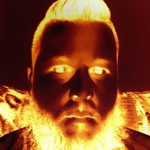 Meet your Posher, Clint